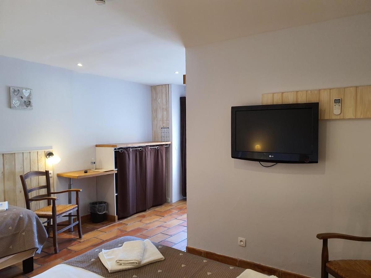 Logis Hotel Restaurant L'Escarbille Saint-Martin-d'Ardeche Luaran gambar